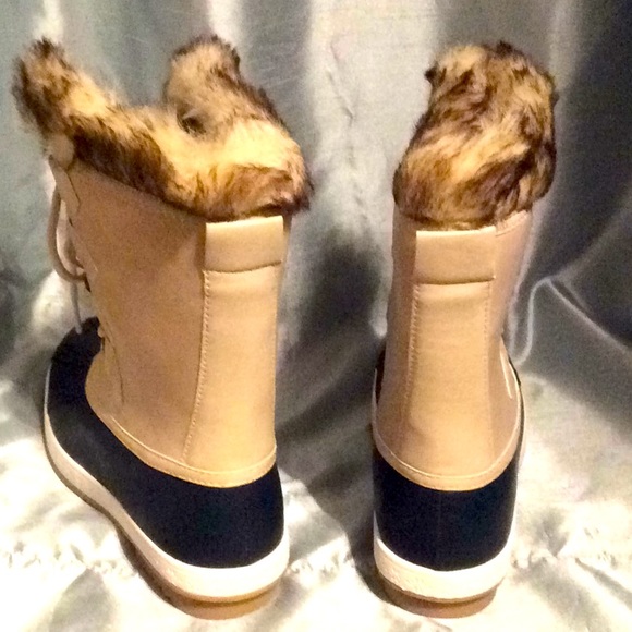 Lydiia Faux Fur Winter Boot,  Bone color, NWT - Picture 2 of 7